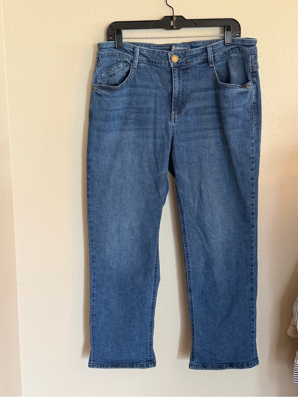Democracy Capri Jeans in Classic Blue Wash Size 14